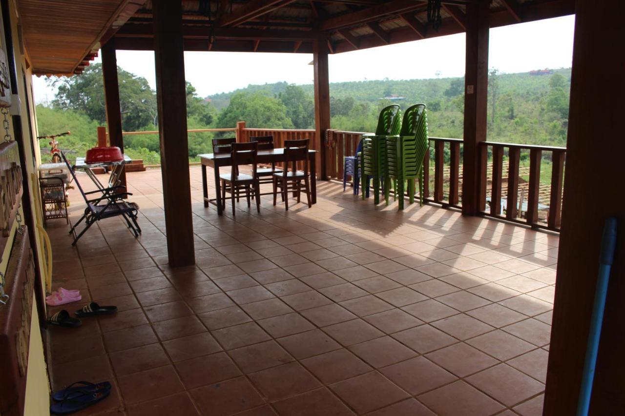 Terre De Lumiere Bed and Breakfast Senmonorom Buitenkant foto